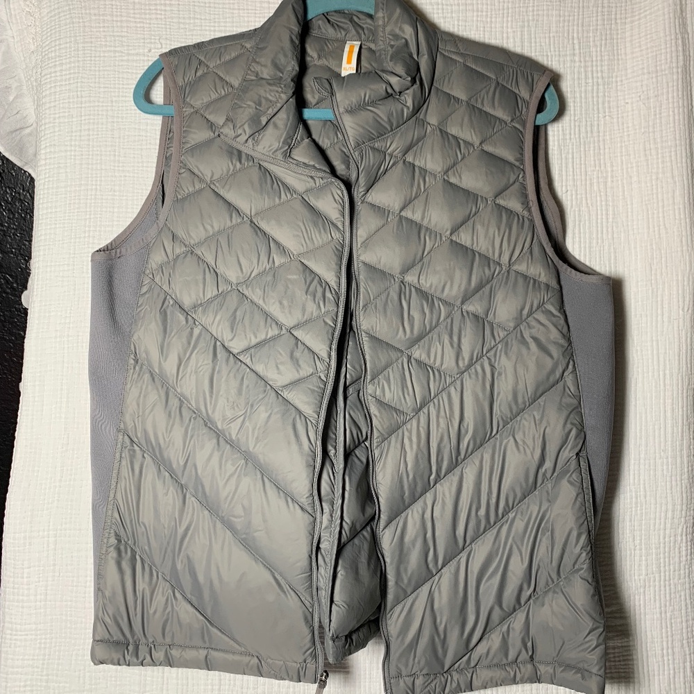 Lucy Grey quilted puffer Vest- zip up - like new sz XL